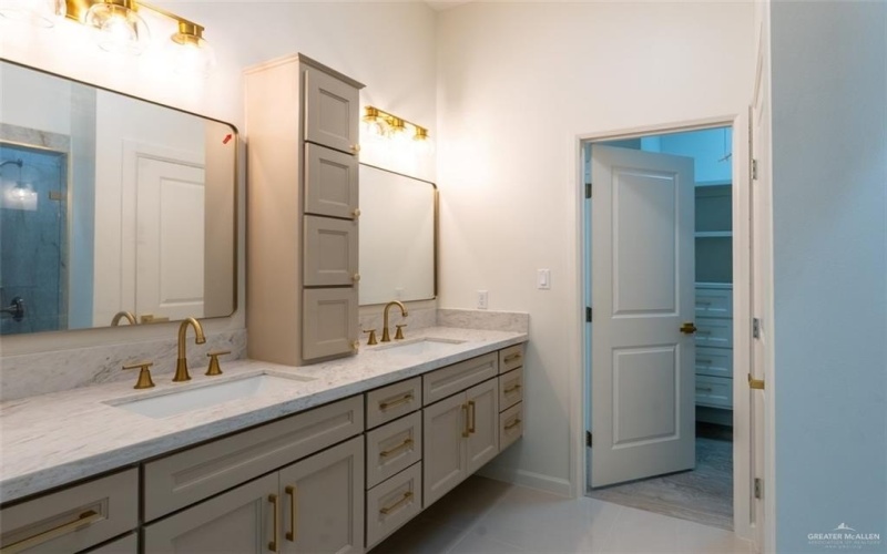 817 N Buxton Avenue, Edinburg, TX 78541, 4 Bedrooms Bedrooms, ,2 BathroomsBathrooms,Residential,For Sale,817 N Buxton Avenue,466524