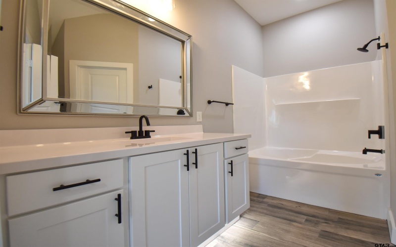 17326 Crossing Cir, Lindale, TX 75771, 3 Habitaciones Habitaciones , ,2 BañosBaños,Residential,En Venta,17326 Crossing Cir,25001690