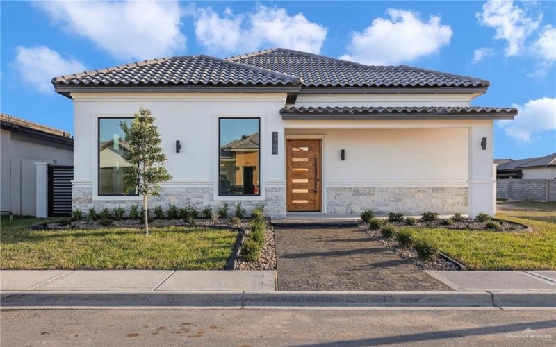 2700 W Chesterfield Avenue, Edinburg, TX 78539, 4 Bedrooms Bedrooms, ,3 BathroomsBathrooms,Residential,For Sale,2700 W Chesterfield Avenue,466616
