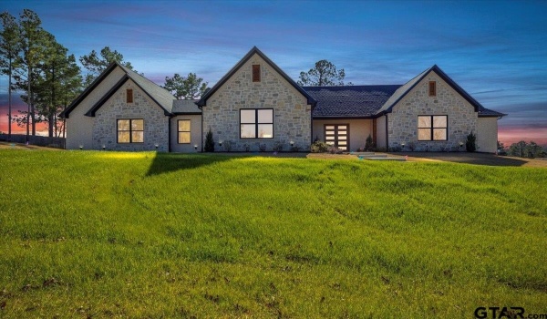 12181 Oak Grove Dr., Tyler, TX 75706, 4 Habitaciones Habitaciones , ,3 BañosBaños,Residential,En Venta,12181 Oak Grove Dr.,25001736