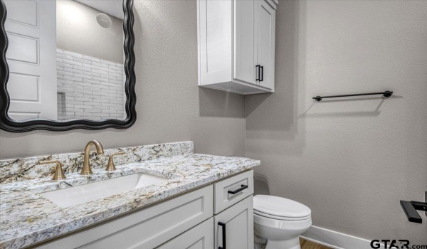 12181 Oak Grove Dr., Tyler, TX 75706, 4 Habitaciones Habitaciones , ,3 BañosBaños,Residential,En Venta,12181 Oak Grove Dr.,25001736