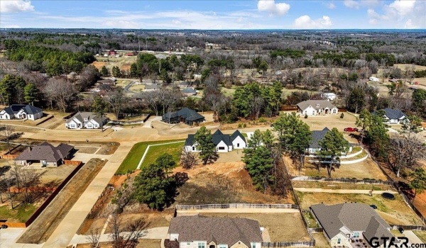 12181 Oak Grove Dr., Tyler, TX 75706, 4 Habitaciones Habitaciones , ,3 BañosBaños,Residential,En Venta,12181 Oak Grove Dr.,25001736