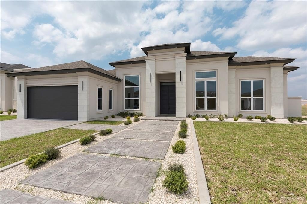 9819 24th Lane, McAllen, TX 78504, 4 Habitaciones Habitaciones , ,3 BañosBaños,Residential Lease,En Alquiler,9819 24th Lane,466621
