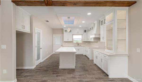 2326 Via Roma Road, Weslaco, TX 78596, 3 Bedrooms Bedrooms, ,2 BathroomsBathrooms,Residential,For Sale,2326 Via Roma Road,466761