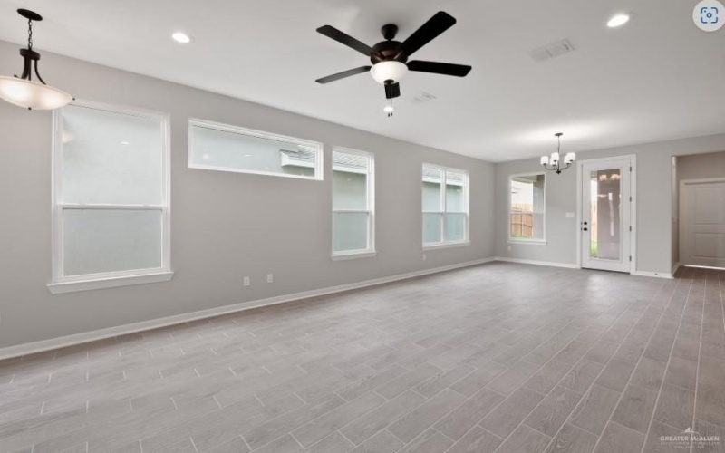 1424 Zurich Avenue, McAllen, TX 78504, 3 Habitaciones Habitaciones , ,2 BañosBaños,Residential,En Venta,1424 Zurich Avenue,467001