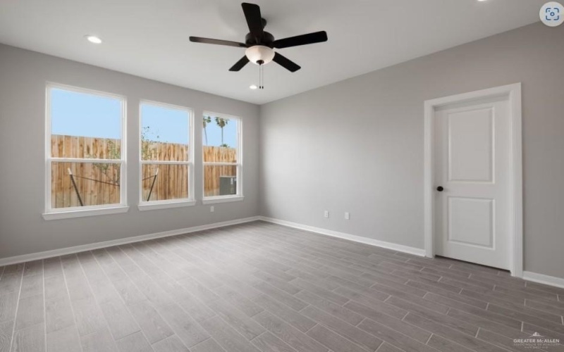1424 Zurich Avenue, McAllen, TX 78504, 3 Habitaciones Habitaciones , ,2 BañosBaños,Residential,En Venta,1424 Zurich Avenue,467001