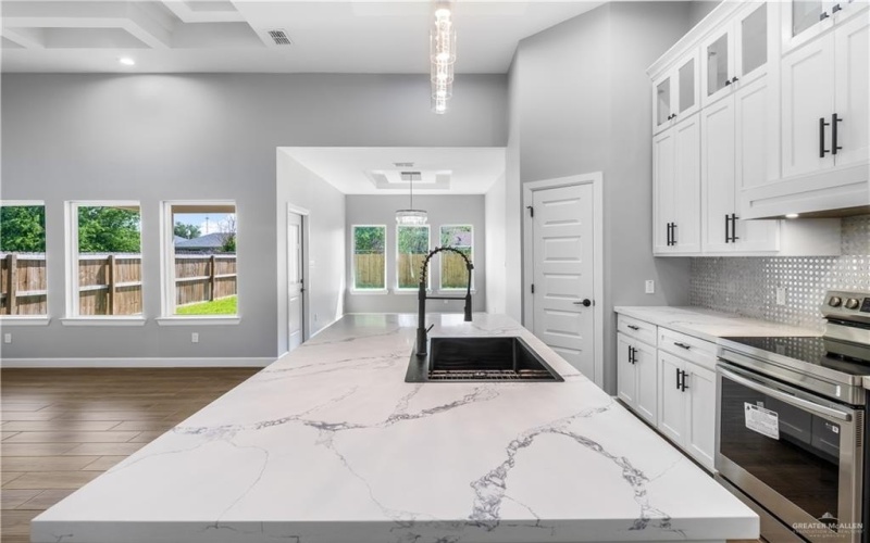 3000 N Alyna Avenue, Edinburg, TX 78541, 4 Bedrooms Bedrooms, ,2 BathroomsBathrooms,Residential,For Sale,3000 N Alyna Avenue,467057