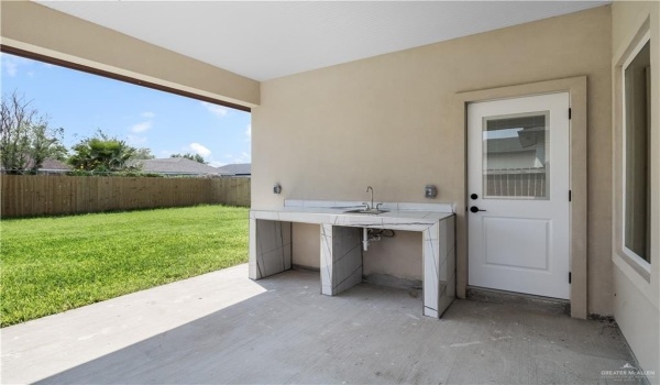 3000 N Alyna Avenue, Edinburg, TX 78541, 4 Bedrooms Bedrooms, ,2 BathroomsBathrooms,Residential,For Sale,3000 N Alyna Avenue,467057