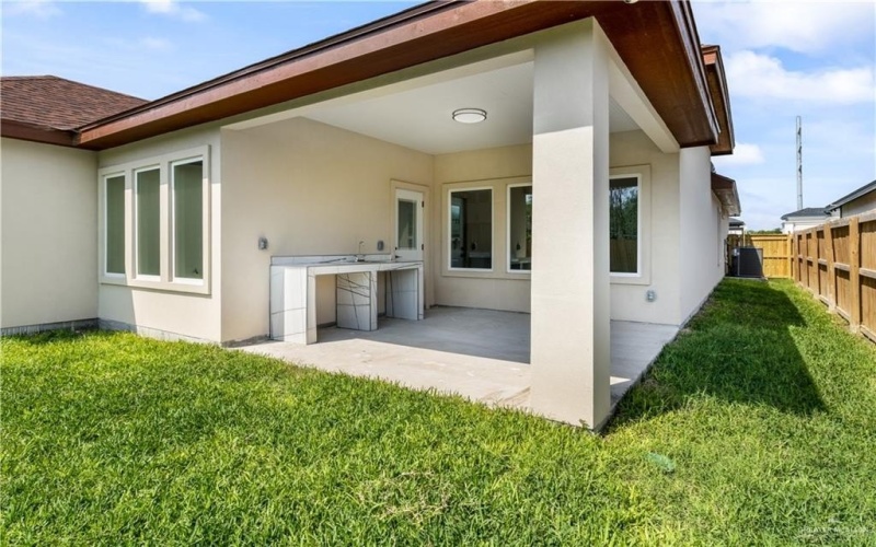 3000 N Alyna Avenue, Edinburg, TX 78541, 4 Bedrooms Bedrooms, ,2 BathroomsBathrooms,Residential,For Sale,3000 N Alyna Avenue,467057