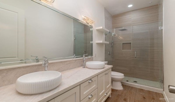 9905 N 24th Street, McAllen, TX 78504, 4 Bedrooms Bedrooms, ,3 BathroomsBathrooms,Residential,For Sale,9905 N 24th Street,467071