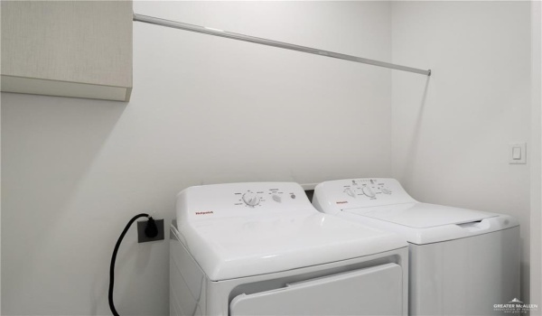 5800 Notre Dame Avenue #3, McAllen, TX 78504, 3 Bedrooms Bedrooms, ,2 BathroomsBathrooms,Residential Lease,For Rent,5800 Notre Dame Avenue,467189