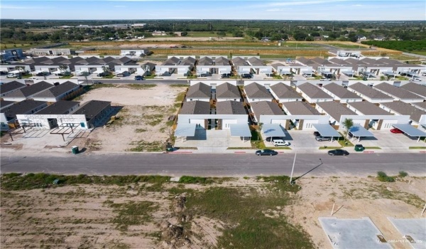 5800 Notre Dame Avenue #3, McAllen, TX 78504, 3 Bedrooms Bedrooms, ,2 BathroomsBathrooms,Residential Lease,For Rent,5800 Notre Dame Avenue,467189