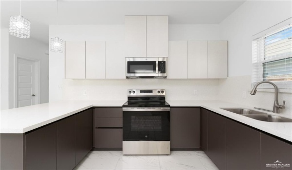 5800 Notre Dame Avenue #3, McAllen, TX 78504, 3 Bedrooms Bedrooms, ,2 BathroomsBathrooms,Residential Lease,For Rent,5800 Notre Dame Avenue,467189