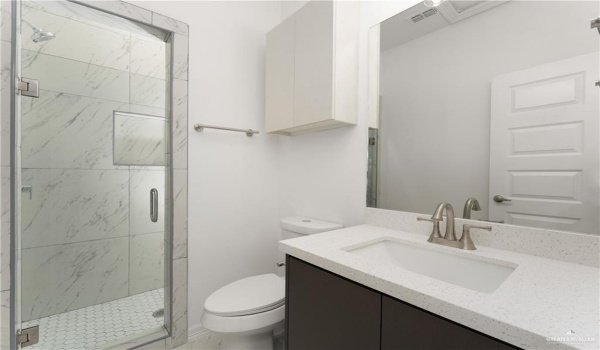 5800 Notre Dame Avenue #3, McAllen, TX 78504, 3 Bedrooms Bedrooms, ,2 BathroomsBathrooms,Residential Lease,For Rent,5800 Notre Dame Avenue,467189
