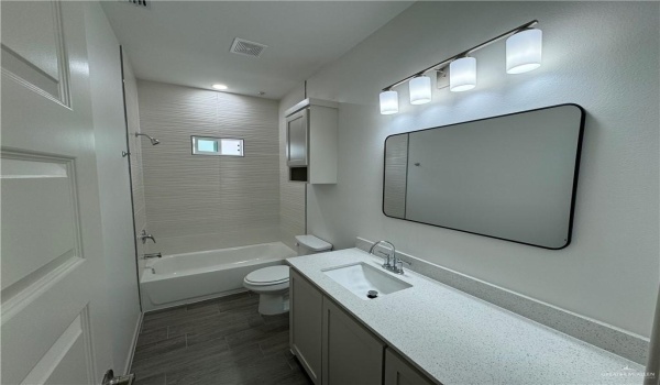 7802 N 58th Lane #3, Mission, TX 78573, 2 Bedrooms Bedrooms, ,2 BathroomsBathrooms,Residential Lease,For Rent,7802 N 58th Lane,467349