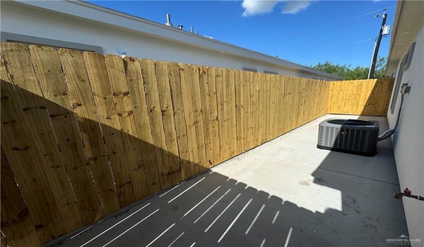 7802 N 58th Lane #3, Mission, TX 78573, 2 Bedrooms Bedrooms, ,2 BathroomsBathrooms,Residential Lease,For Rent,7802 N 58th Lane,467349