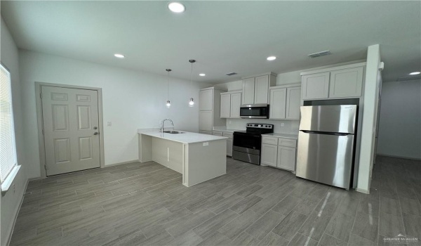 7802 N 58th Lane #3, Mission, TX 78573, 2 Bedrooms Bedrooms, ,2 BathroomsBathrooms,Residential Lease,For Rent,7802 N 58th Lane,467349