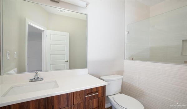 4116 Walnut Avenue #1, McAllen, TX 78501, 2 Bedrooms Bedrooms, ,2 BathroomsBathrooms,Residential Lease,For Rent,4116 Walnut Avenue,467437