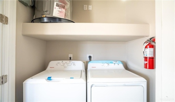 4116 Walnut Avenue #4, McAllen, TX 78501, 2 Bedrooms Bedrooms, ,2 BathroomsBathrooms,Residential Lease,For Rent,4116 Walnut Avenue,467439