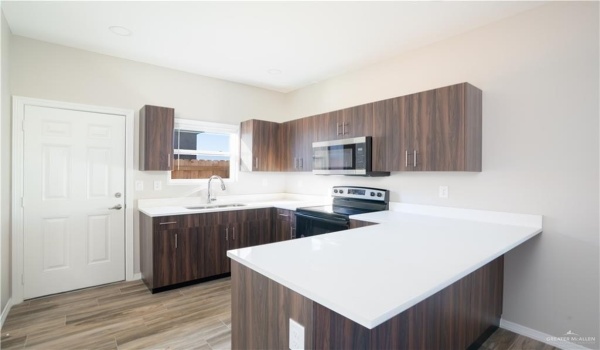 4116 Walnut Avenue #3, McAllen, TX 78501, 3 Bedrooms Bedrooms, ,2 BathroomsBathrooms,Residential Lease,For Rent,4116 Walnut Avenue,467442