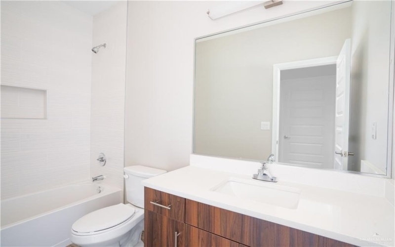 4116 Walnut Avenue #3, McAllen, TX 78501, 3 Bedrooms Bedrooms, ,2 BathroomsBathrooms,Residential Lease,For Rent,4116 Walnut Avenue,467442