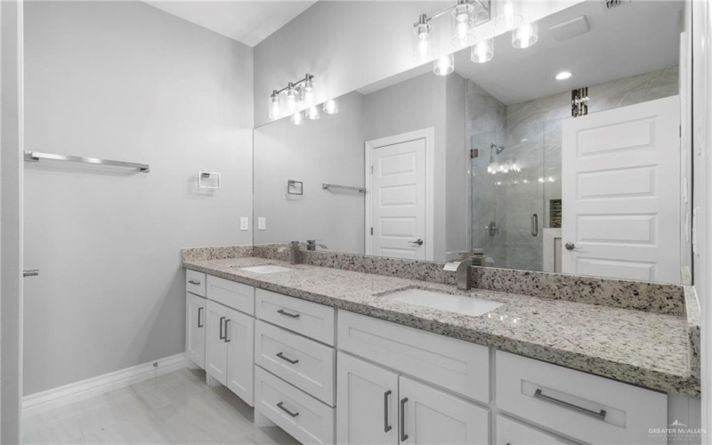 1309 E Evergreen Street, San Juan, TX 78589, 4 Habitaciones Habitaciones , ,2 BañosBaños,Residential,En Venta,1309 E Evergreen Street,467649