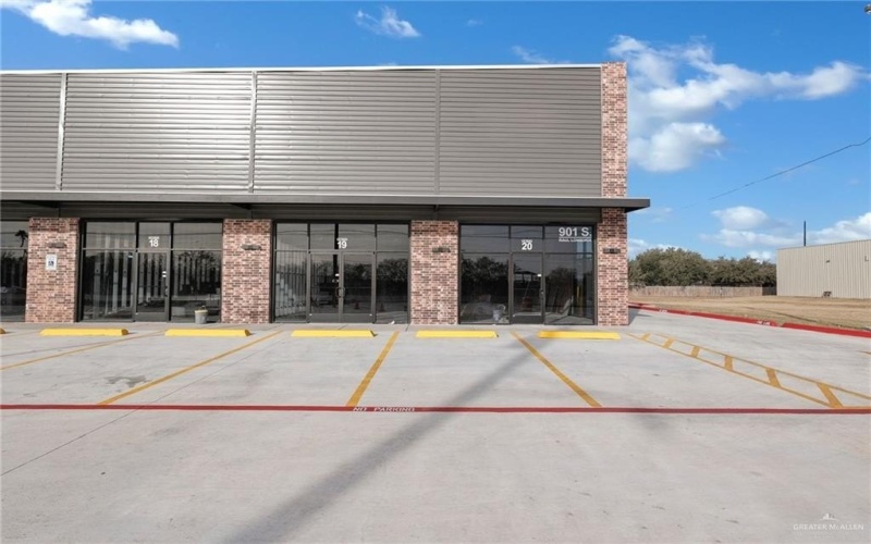901 S Raul Longoria Road #18, Edinburg, TX 78542, ,Commercial Lease,For Rent,901 S Raul Longoria Road,462064
