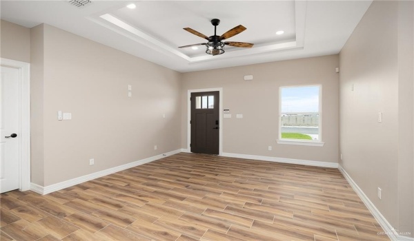 2262 Via Roma, Weslaco, TX 78596, 4 Bedrooms Bedrooms, ,2 BathroomsBathrooms,Residential,For Sale,2262 Via Roma,462073