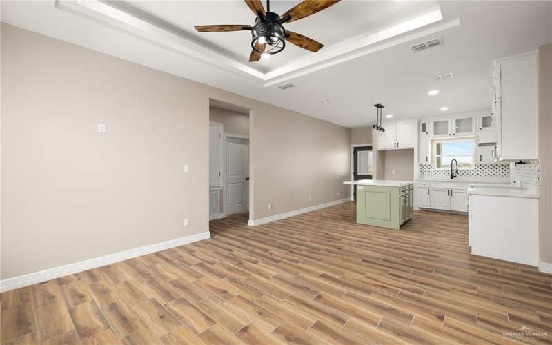 2262 Via Roma, Weslaco, TX 78596, 4 Bedrooms Bedrooms, ,2 BathroomsBathrooms,Residential,For Sale,2262 Via Roma,462073