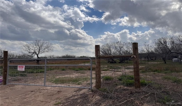 28163 Mile 17 1/2 Trail, McAllen, TX 78541, 4 Bedrooms Bedrooms, ,2 BathroomsBathrooms,Residential,For Sale,28163 Mile 17 1/2 Trail,462125