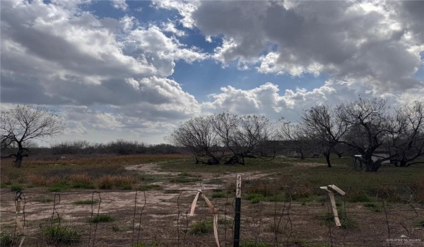 28163 Mile 17 1/2 Trail, McAllen, TX 78541, 4 Bedrooms Bedrooms, ,2 BathroomsBathrooms,Residential,For Sale,28163 Mile 17 1/2 Trail,462125