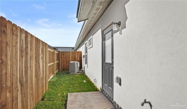 3601 Vanessa Lane, Weslaco, TX 78596, ,Residential Multi Family,For Sale,3601 Vanessa Lane,462191