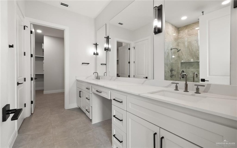 1717 S Middleton Street, Edinburg, TX 78539, 4 Bedrooms Bedrooms, ,3 BathroomsBathrooms,Residential,For Sale,1717 S Middleton Street,467956