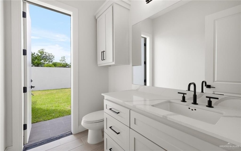 1717 S Middleton Street, Edinburg, TX 78539, 4 Bedrooms Bedrooms, ,3 BathroomsBathrooms,Residential,For Sale,1717 S Middleton Street,467956
