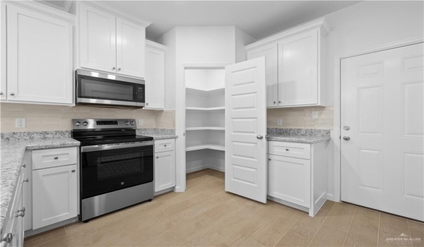 805 N Blair Avenue, Edinburg, TX 78541, ,Residential Multi Family,For Sale,805 N Blair Avenue,463307