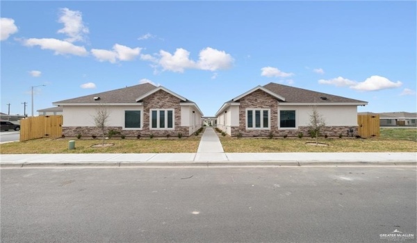 805 N Blair Avenue #4, Edinburg, TX 78541, 3 Bedrooms Bedrooms, ,2 BathroomsBathrooms,Residential Lease,For Rent,805 N Blair Avenue,463354