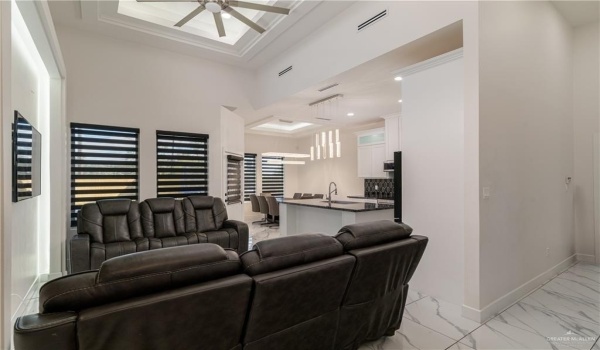 816 Spring Drive, Mission, TX 78573, 3 Bedrooms Bedrooms, ,2 BathroomsBathrooms,Residential,For Sale,816 Spring Drive,464670
