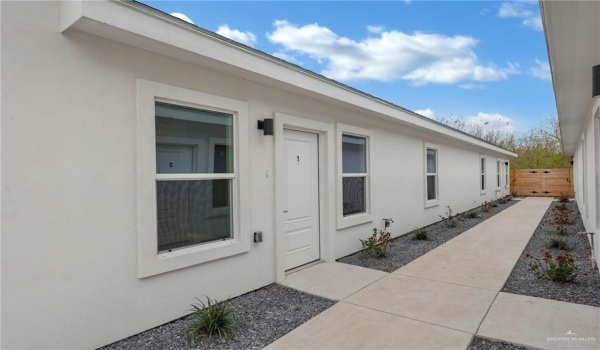 3513 S Dominique Street #1, Pharr, TX 78577, 3 Bedrooms Bedrooms, ,2 BathroomsBathrooms,Residential Lease,For Rent,3513 S Dominique Street,463367