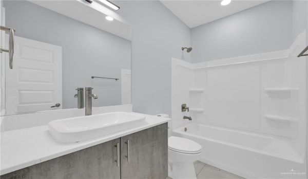 3513 S Dominique Street #2, Pharr, TX 78577, 3 Bedrooms Bedrooms, ,2 BathroomsBathrooms,Residential Lease,For Rent,3513 S Dominique Street,463371