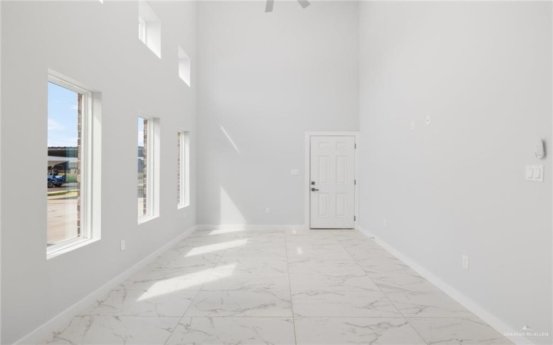 904 8th Street #3, Mission, TX 78572, 2 Habitaciones Habitaciones , ,2 BañosBaños,Residential Lease,En Alquiler,904 8th Street,463406
