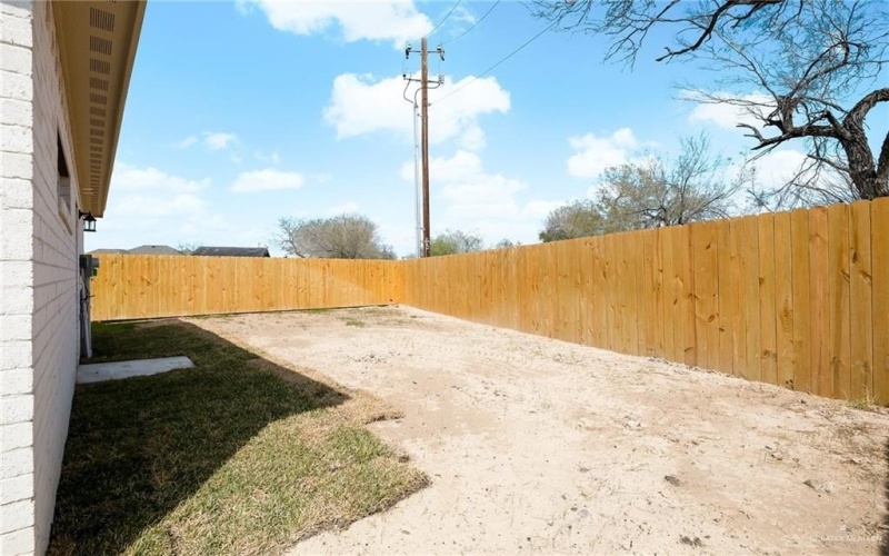 300 N Kika De La Garza Boulevard, La Joya, TX 78560, 3 Bedrooms Bedrooms, ,2 BathroomsBathrooms,Residential,For Sale,300 N Kika De La Garza Boulevard,469118