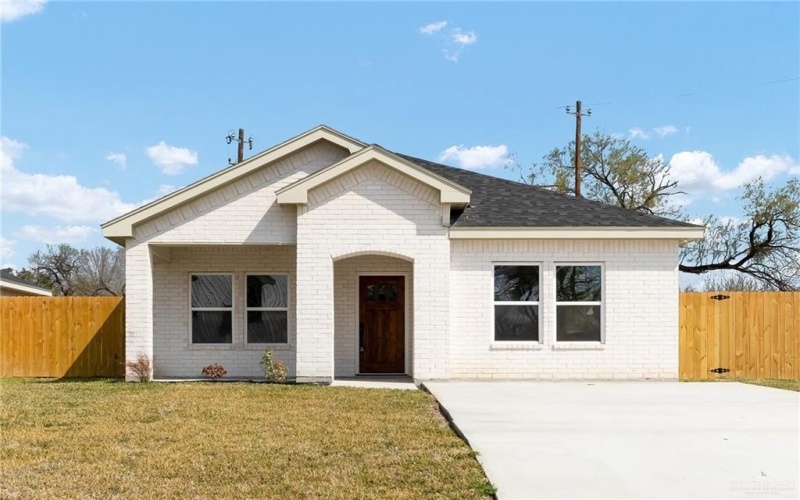 300 N Kika De La Garza Boulevard, La Joya, TX 78560, 3 Bedrooms Bedrooms, ,2 BathroomsBathrooms,Residential,For Sale,300 N Kika De La Garza Boulevard,469118