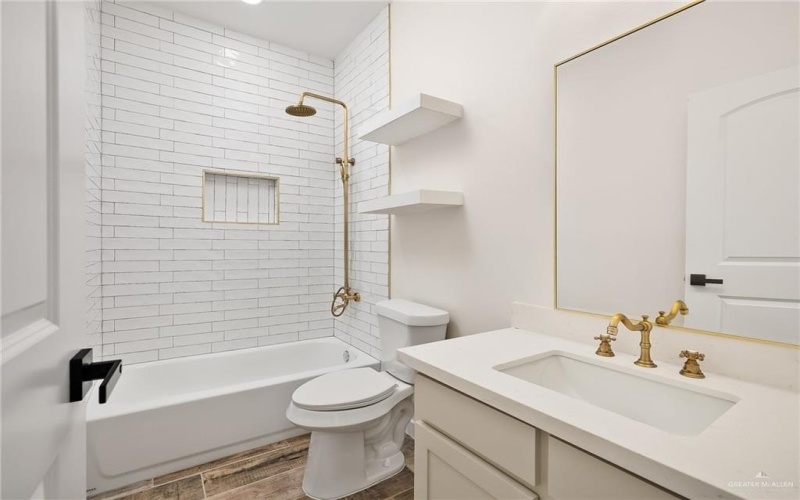 300 N Kika De La Garza Boulevard, La Joya, TX 78560, 3 Bedrooms Bedrooms, ,2 BathroomsBathrooms,Residential,For Sale,300 N Kika De La Garza Boulevard,469118