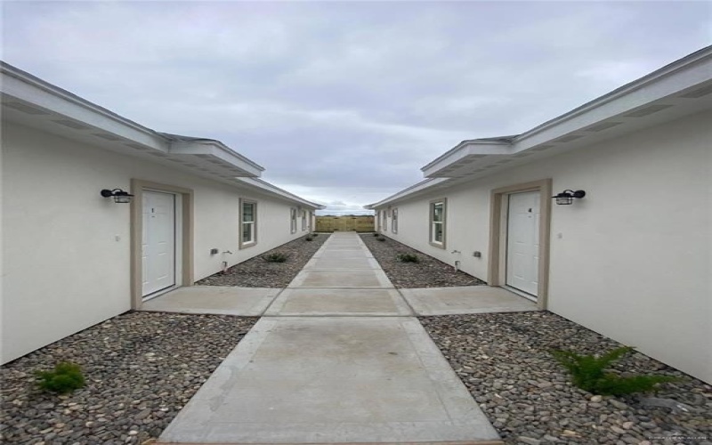 1408 Marcela Drive, Weslaco, TX 78599, ,Residential Multi Family,En Venta,1408 Marcela Drive,469741