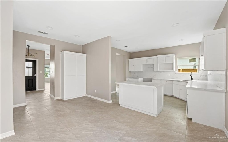 1712 Diplomat Drive, Edinburg, TX 78542, 3 Bedrooms Bedrooms, ,2 BathroomsBathrooms,Residential,For Sale,1712 Diplomat Drive,469771