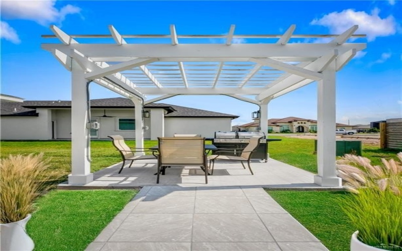 1713 Diplomat Drive, Edinburg, TX 78542, 3 Bedrooms Bedrooms, ,2 BathroomsBathrooms,Residential,For Sale,1713 Diplomat Drive,469775