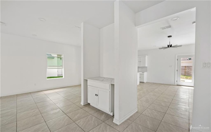 1713 Diplomat Drive, Edinburg, TX 78542, 3 Bedrooms Bedrooms, ,2 BathroomsBathrooms,Residential,For Sale,1713 Diplomat Drive,469775
