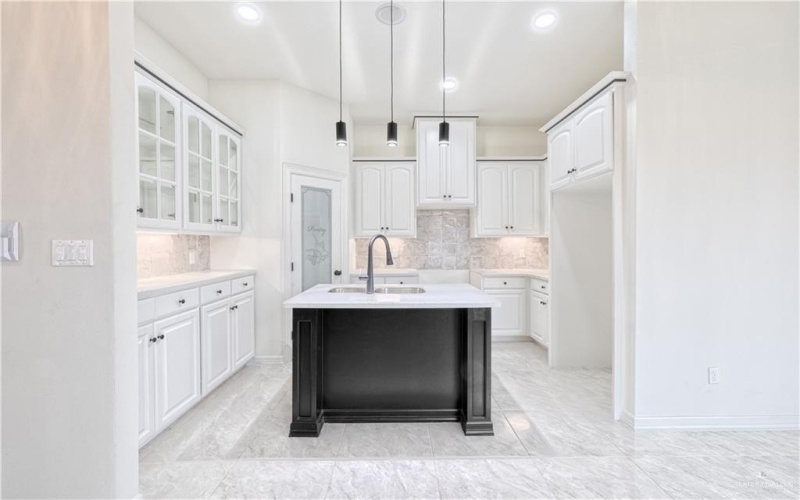 3301 E Barkley Street, Edinburg, TX 78542, 3 Bedrooms Bedrooms, ,3 BathroomsBathrooms,Residential,For Sale,3301 E Barkley Street,463561