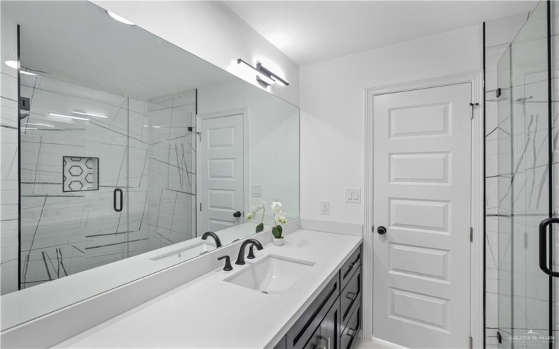 132 E Irvine Avenue, Alamo, TX 78516, 3 Bedrooms Bedrooms, ,2 BathroomsBathrooms,Residential,For Sale,132 E Irvine Avenue,469817