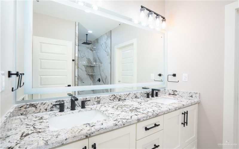3608 E Alexa Street, Edinburg, TX 78542, 3 Bedrooms Bedrooms, ,2 BathroomsBathrooms,Residential,For Sale,3608 E Alexa Street,463613